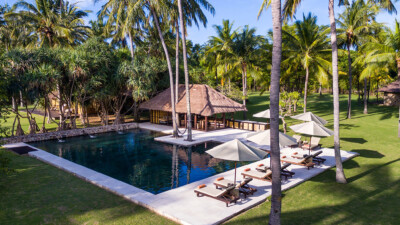 Sira Beach House